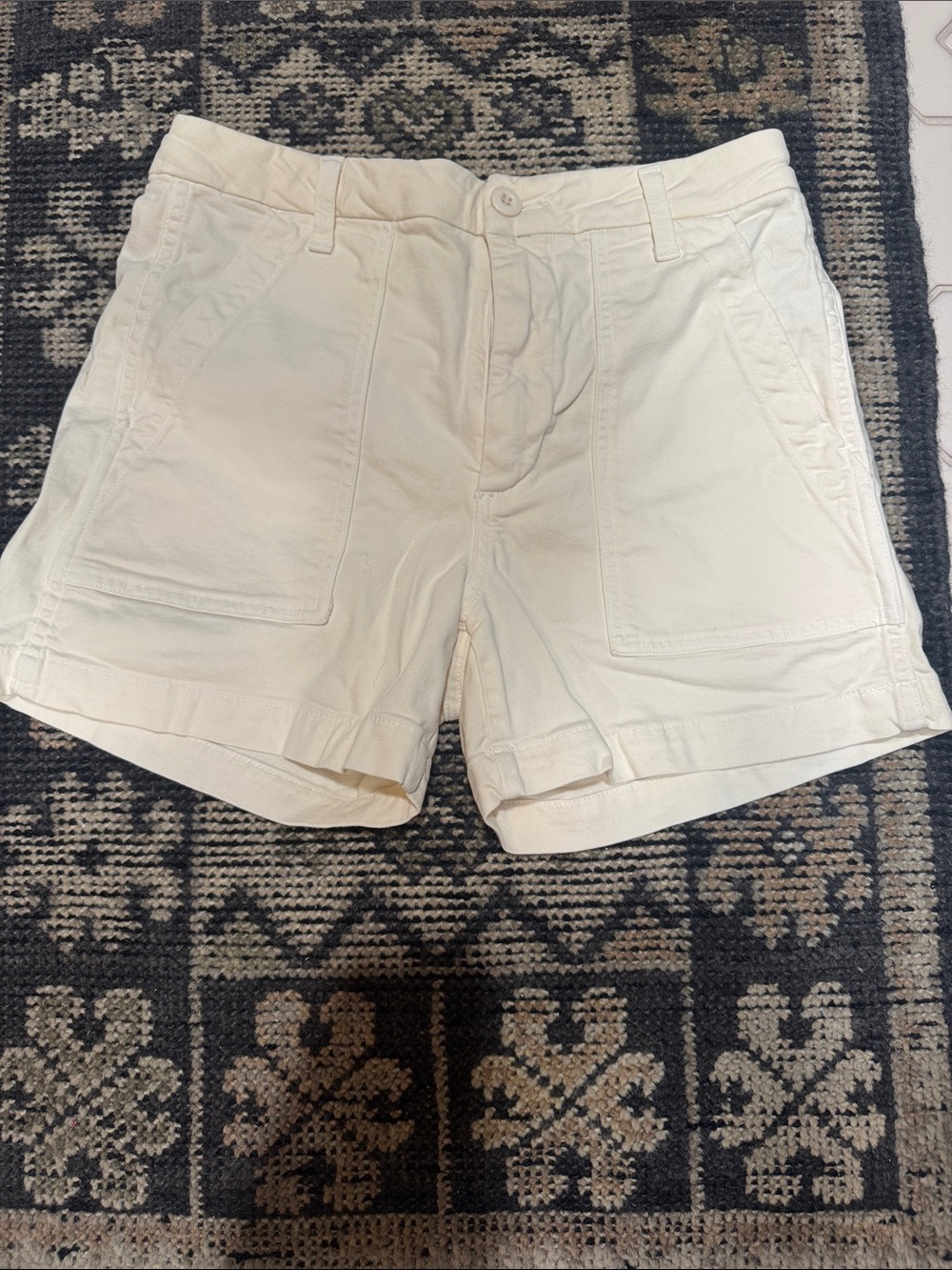 Off white cargo shorts